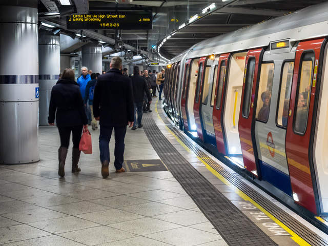 Jak se řekne anglicky metro?